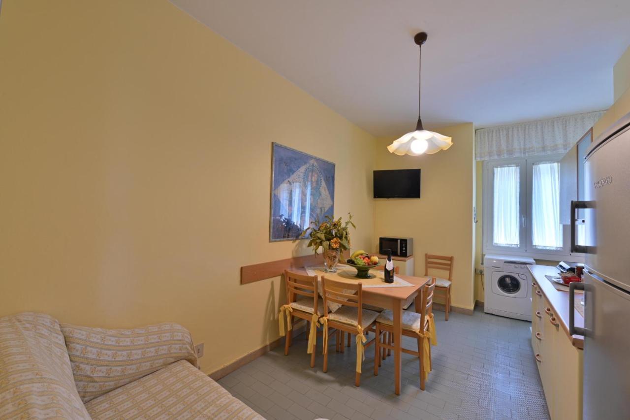 Residence Mariavittoria Lido di Jesolo Bagian luar foto