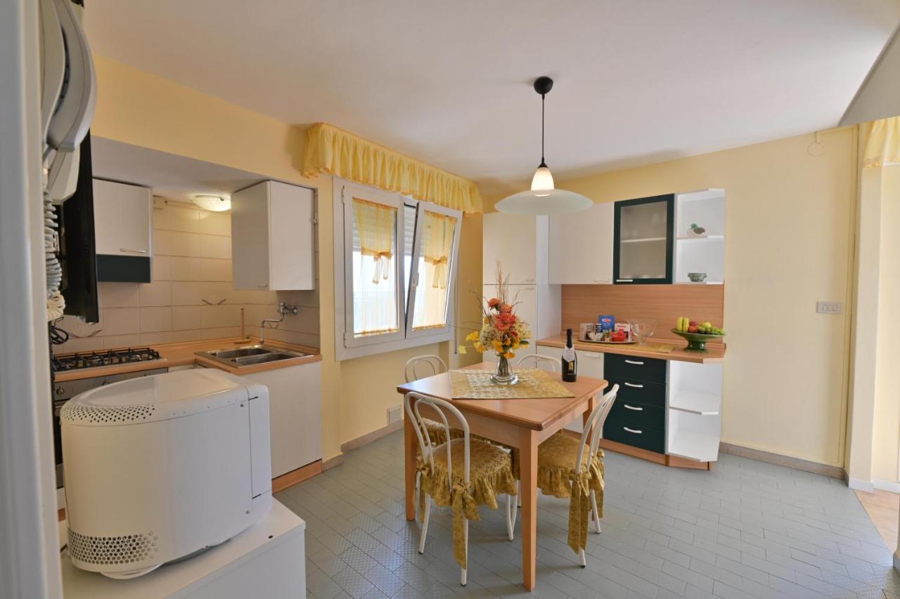 Residence Mariavittoria Lido di Jesolo Bagian luar foto