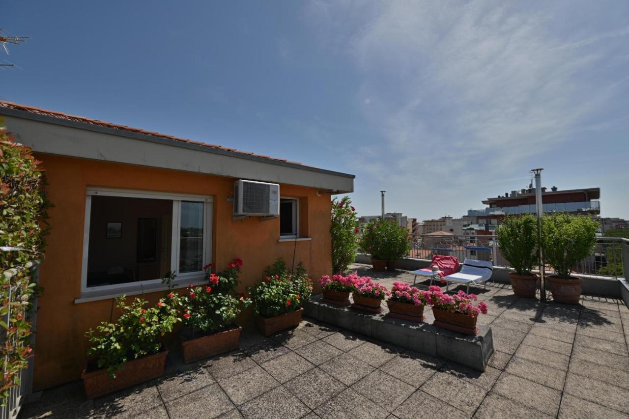 Residence Mariavittoria Lido di Jesolo Bagian luar foto