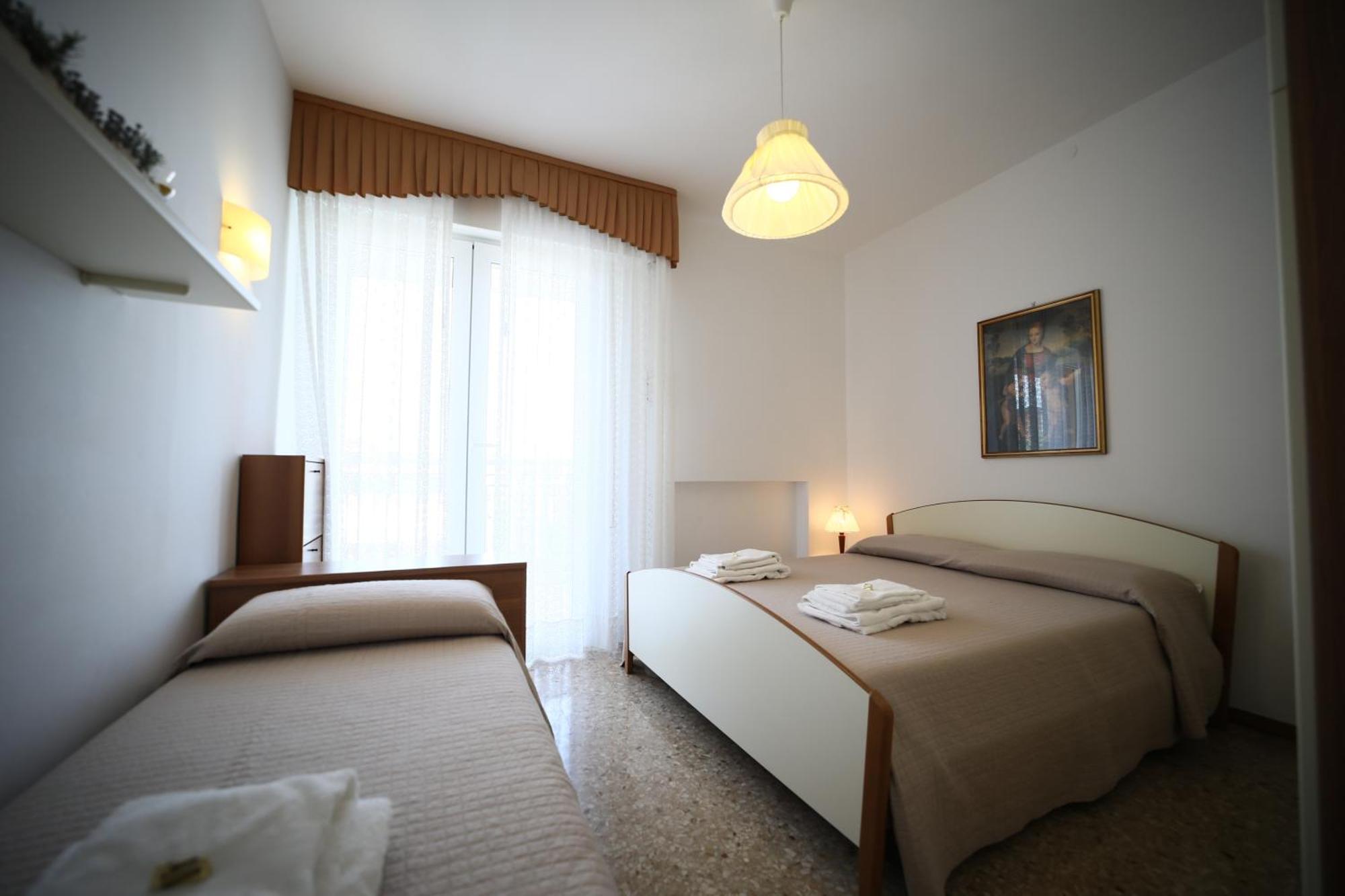 Residence Mariavittoria Lido di Jesolo Bagian luar foto