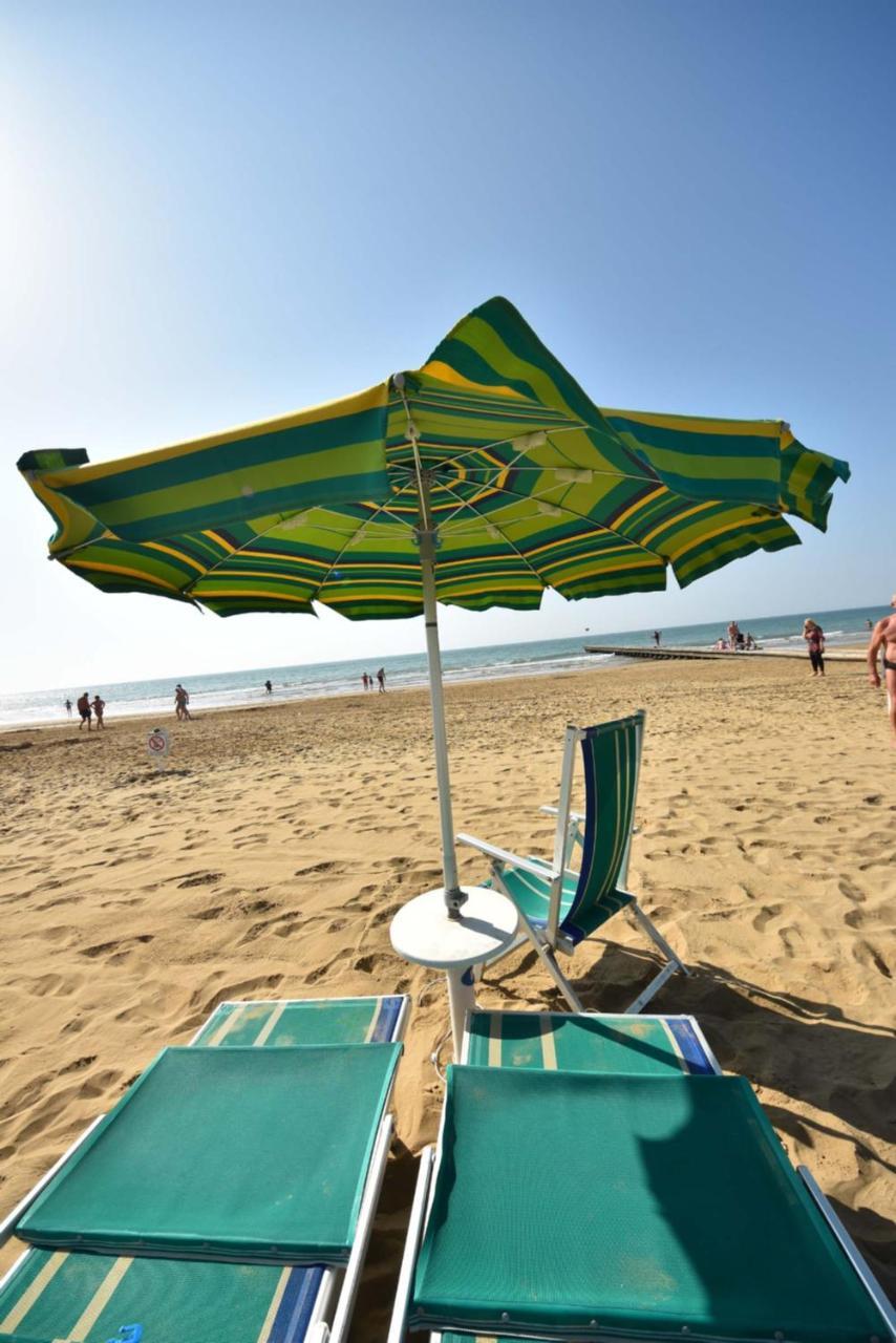 Residence Mariavittoria Lido di Jesolo Bagian luar foto