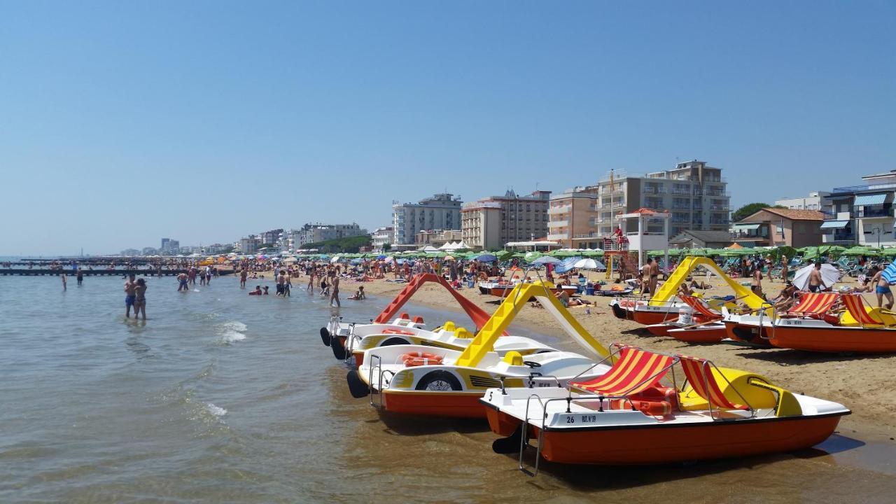 Residence Mariavittoria Lido di Jesolo Bagian luar foto