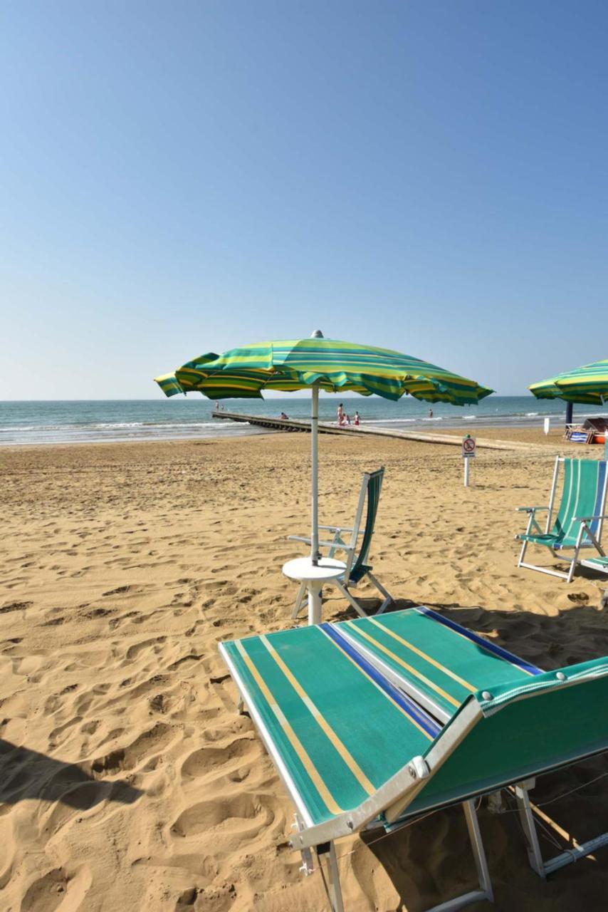 Residence Mariavittoria Lido di Jesolo Bagian luar foto